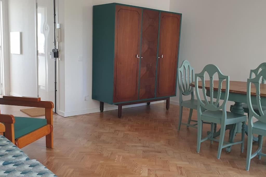 Lejlighed 5min Walk To Subway & 10min Drive To Airport