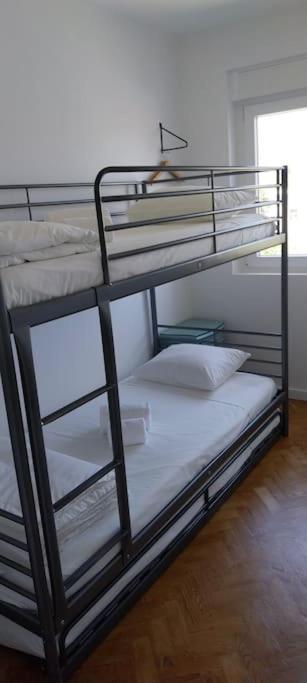 5min Walk To Subway & 10min Drive To Airport Lejlighed Lisboa